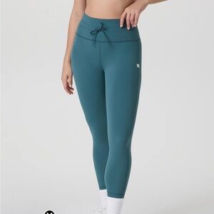 Vuori Women's Teal Daily Leggings